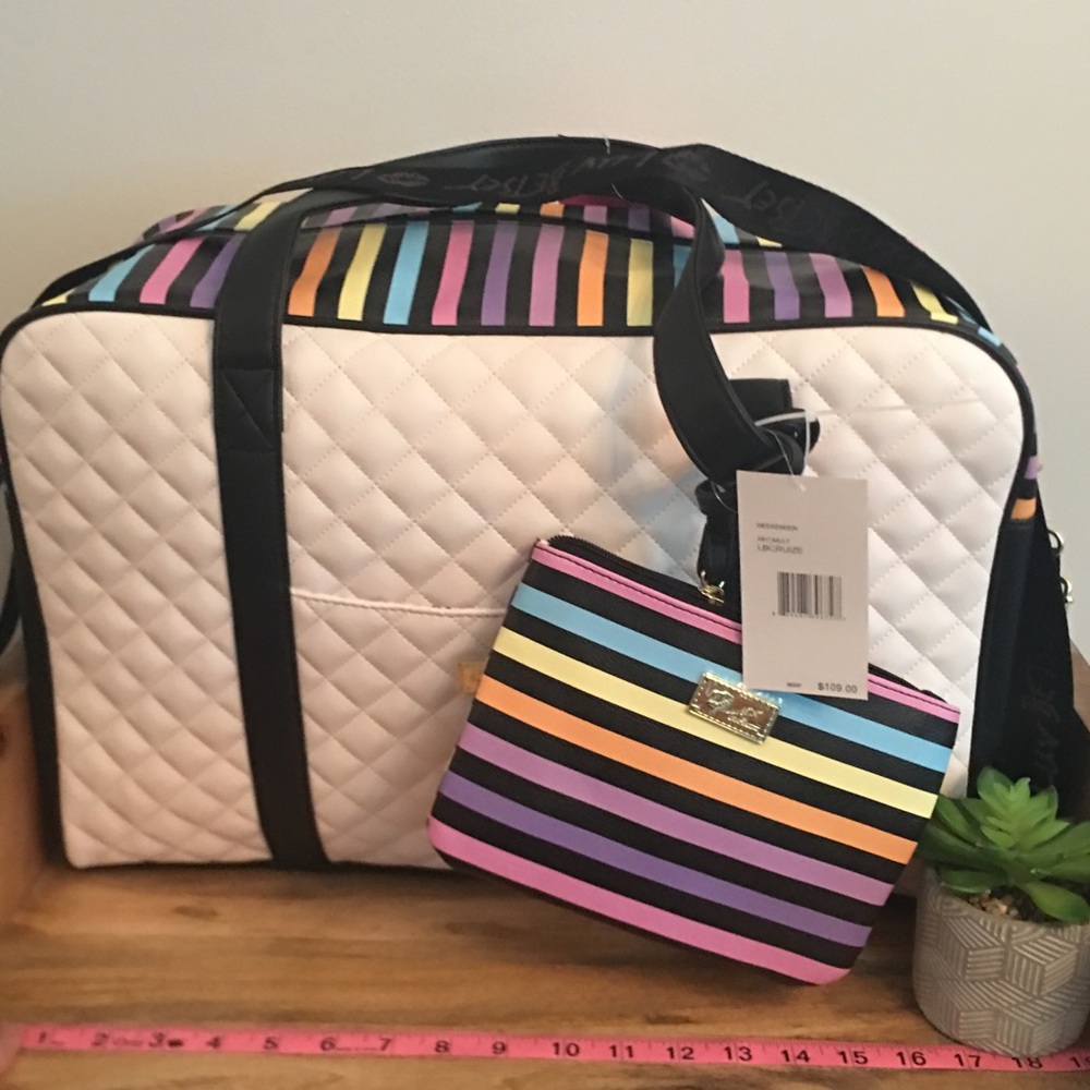 LAST ONE! NWT Betsey Johnson Weekender Bag - Picture 6 of 7